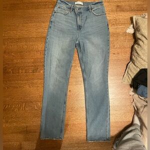 Abercrombie 90’s slim straight ultra high rise